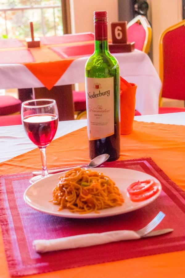 Kahondo Buffalo Hotel Kampala Makerere Bagian luar foto