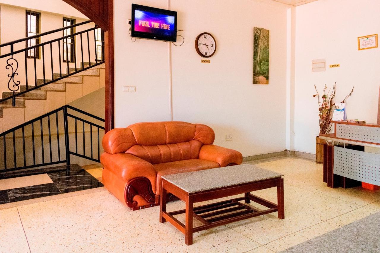 Kahondo Buffalo Hotel Kampala Makerere Bagian luar foto