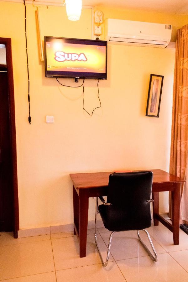Kahondo Buffalo Hotel Kampala Makerere Bagian luar foto