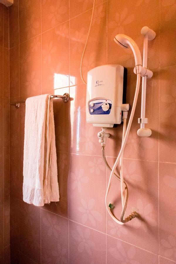 Kahondo Buffalo Hotel Kampala Makerere Bagian luar foto