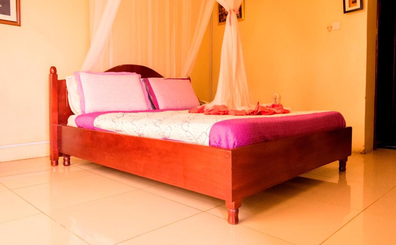 Kahondo Buffalo Hotel Kampala Makerere Bagian luar foto