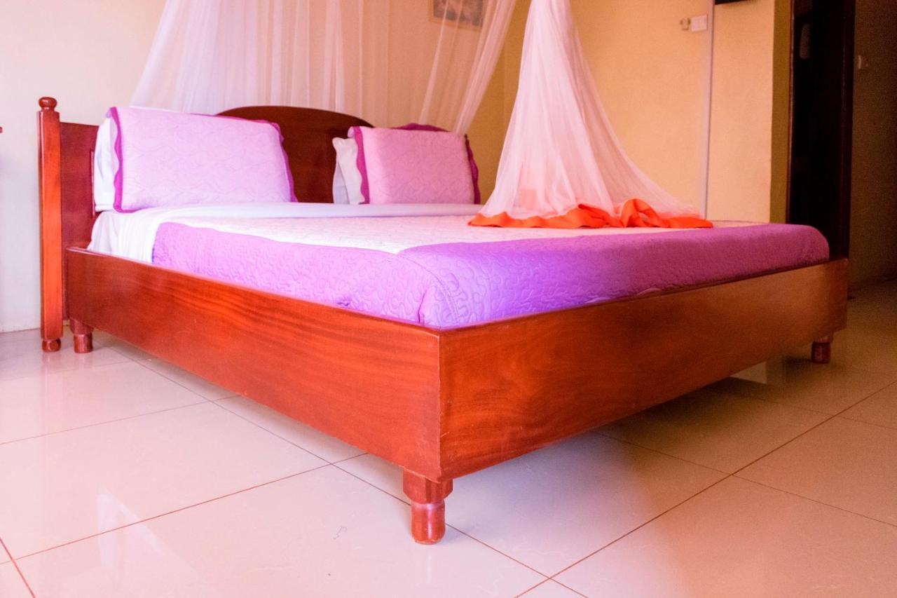 Kahondo Buffalo Hotel Kampala Makerere Bagian luar foto
